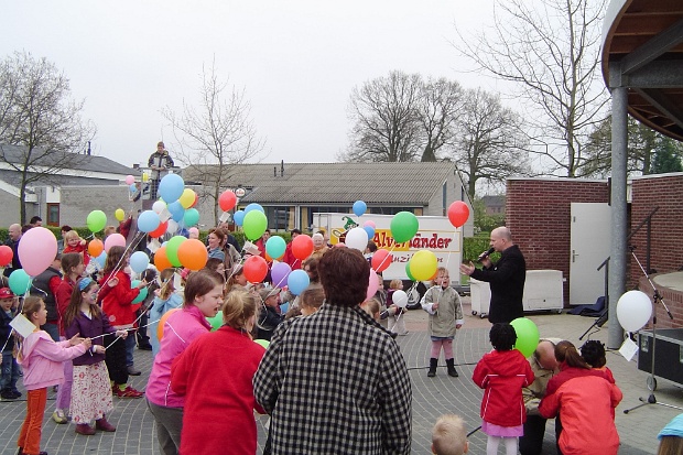 Opening Kiosk in Heijmanspark 17-04-2005