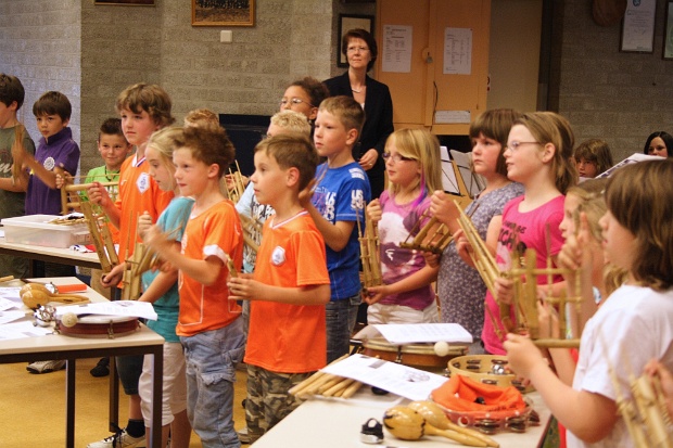 Workshop muziek (optreden groep 5 met het studieorkest) 17-06-2010