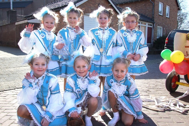 Kinderoptocht en Kriebelbal 08-03-2011