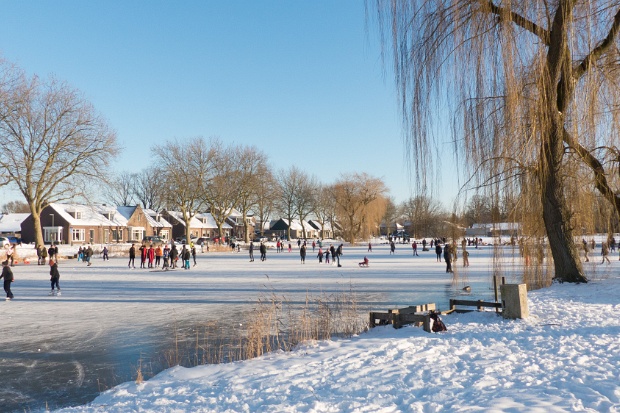 Schaatsen op de vijver 13-02-2021